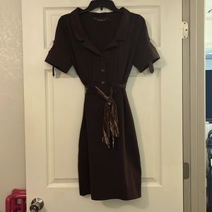 WOMEN’S SHORT SLEEVE BELTED DRESS : SIZE MEDIUM